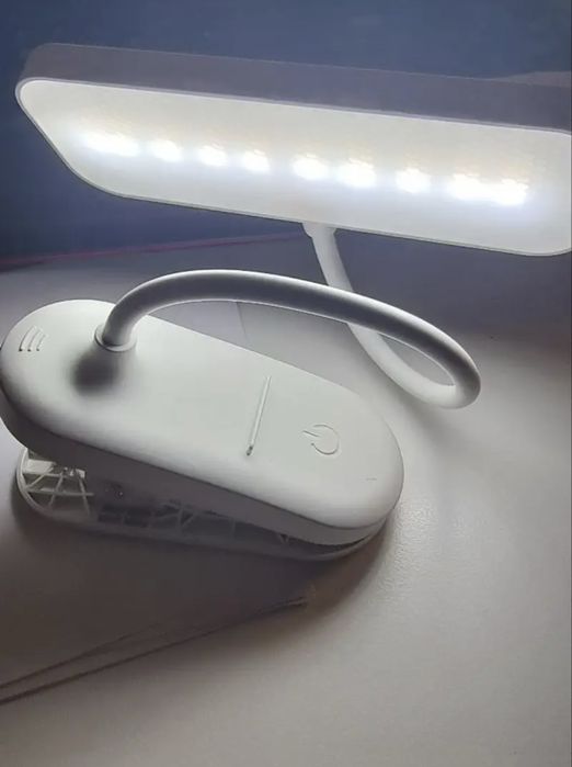Lampa led pentru birou