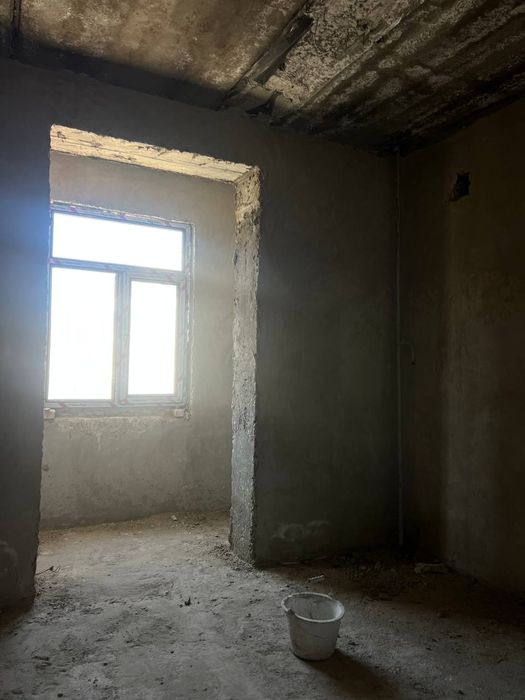 6микрда 1хонали новостройка сотилади