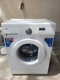 Продам стиральную машину LG 5 кг прямой привод