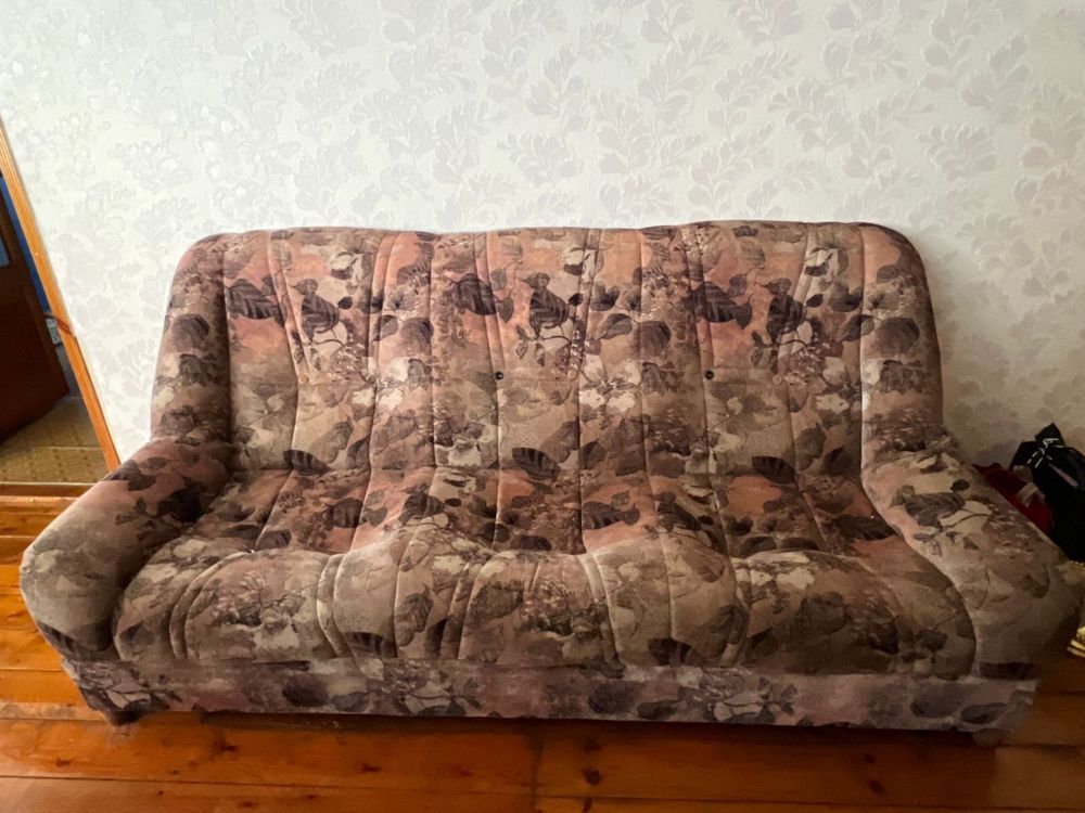 Продам диван с креслами