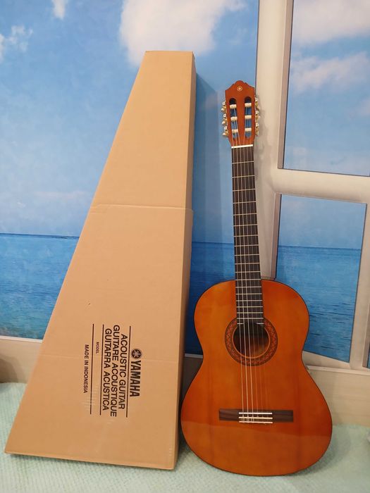 Гитара Yamaha c40 классическая