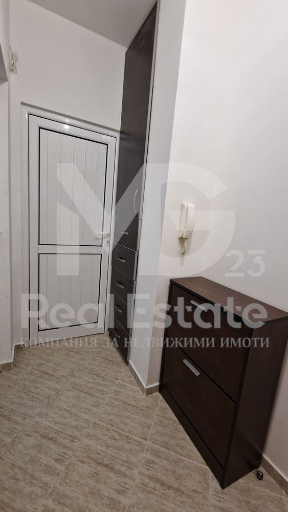 Двустаен обзаведен в бутикова сграда до ПГ по транспорт "Гоце Делчев"!
