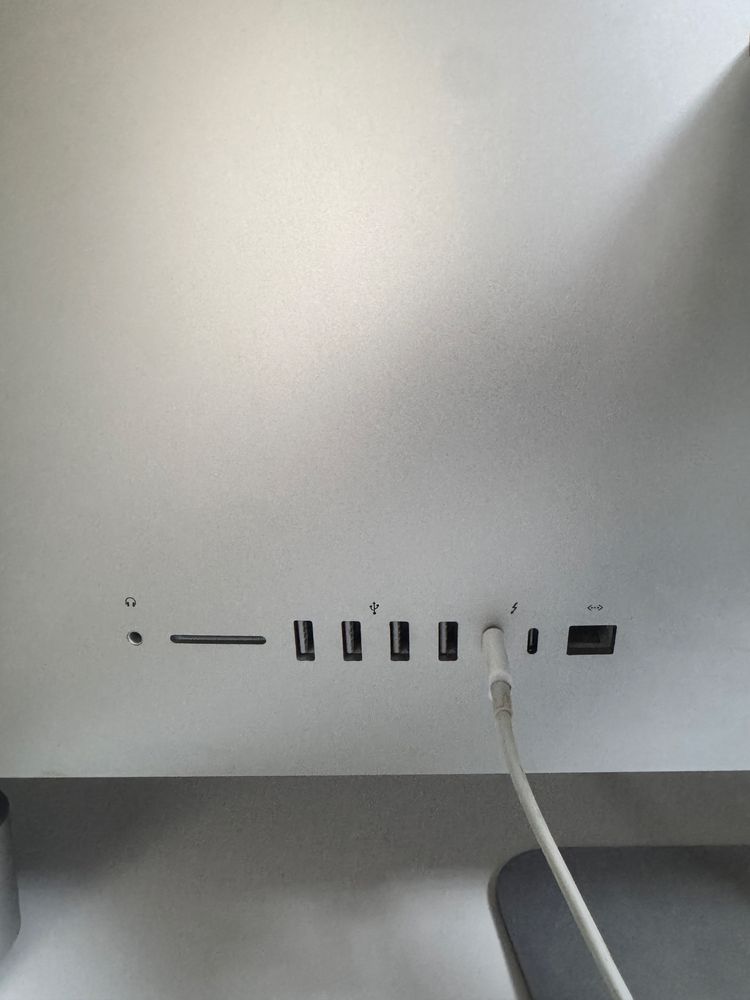 iMac 21.5” Retina 4K (2019)