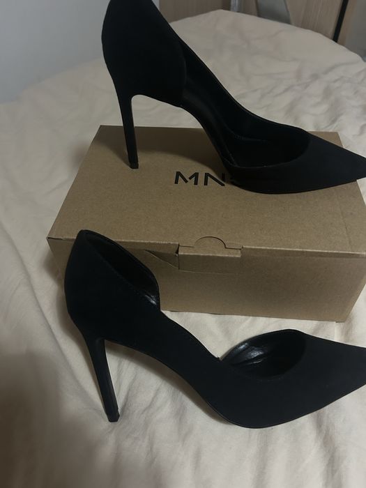 Черни токчета Mango