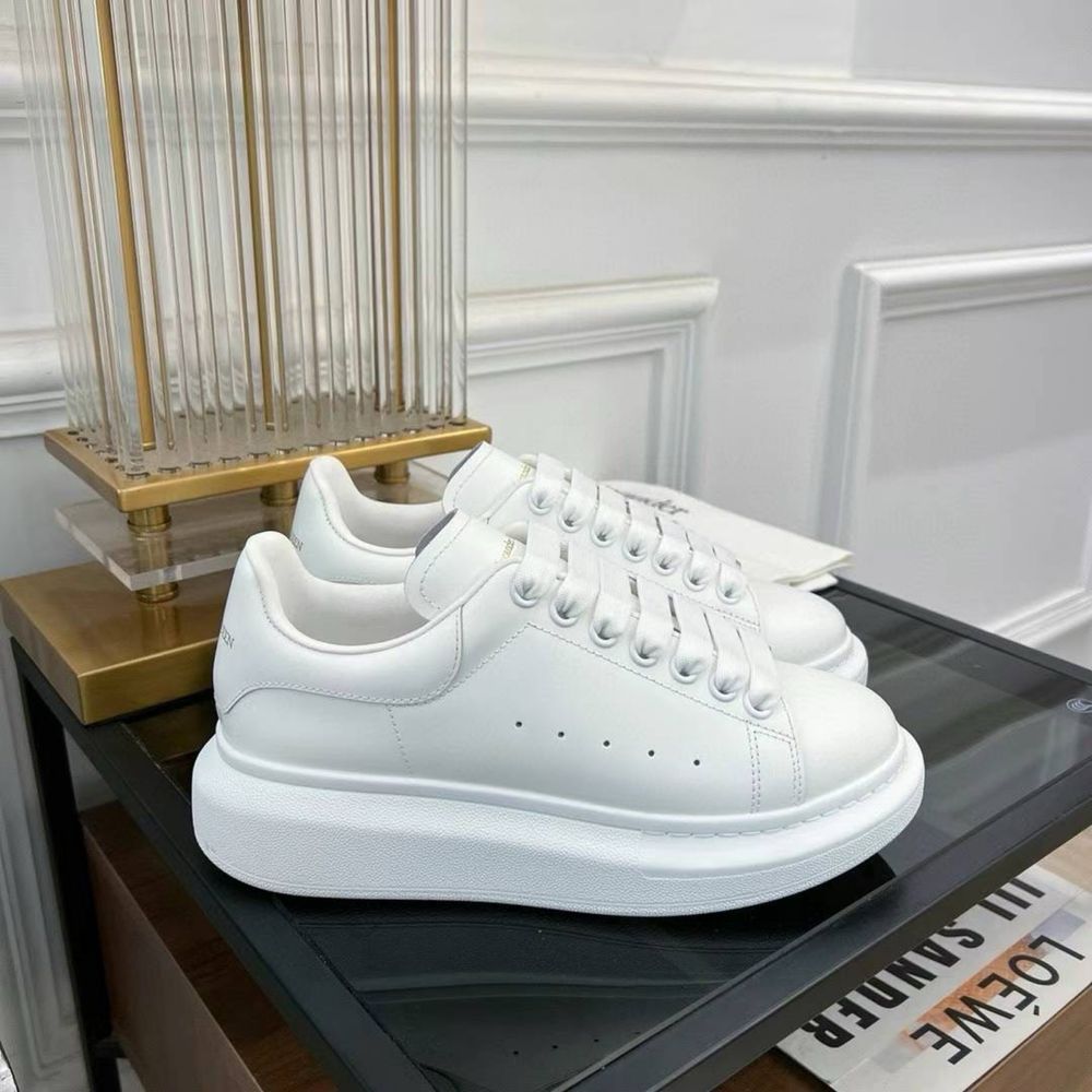 Alexander McQueen Sneakers Oversized