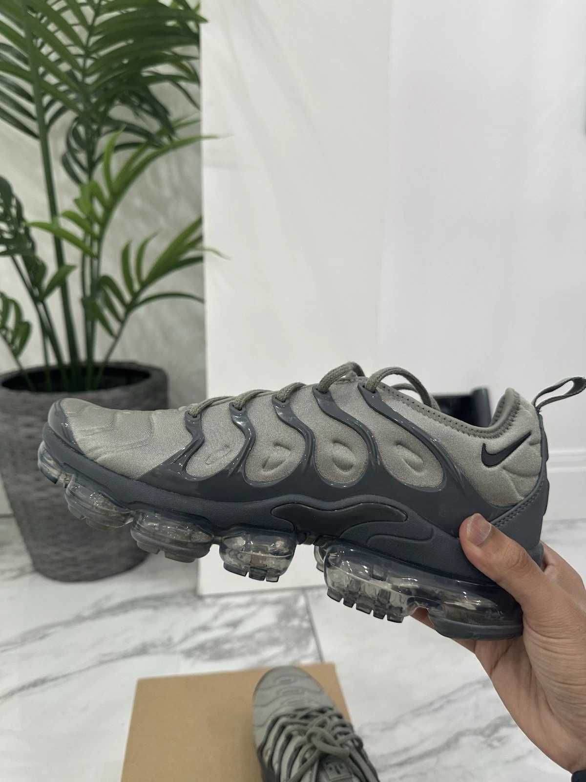 100% Оригинални Nike Vapormax Plus в номер 41-26см
