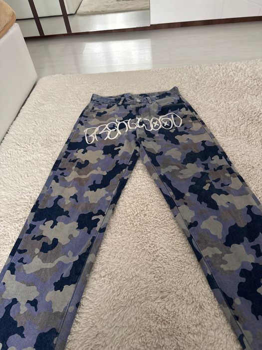 Vand blugi army Bershka,marime 30