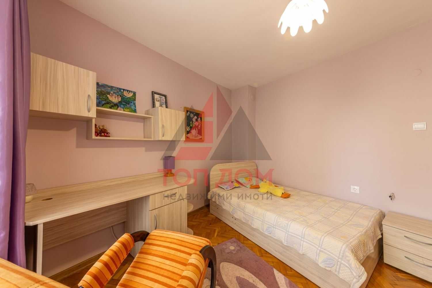 ЕКСКЛУЗИВНО! Тристаен! кв.Бриз! Площ 90кв.м.! На две нива! Код 6996