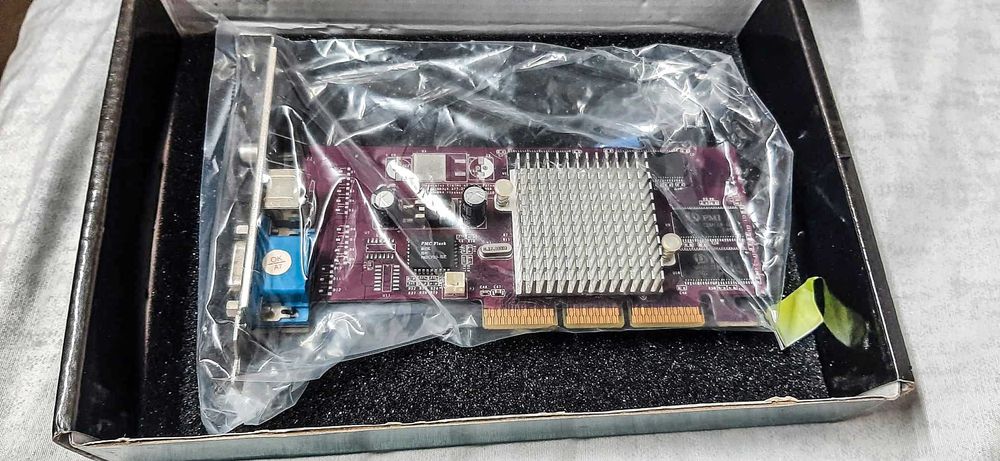 NVIDIA MX440 64 MB AGP – ideal pentru PC retro