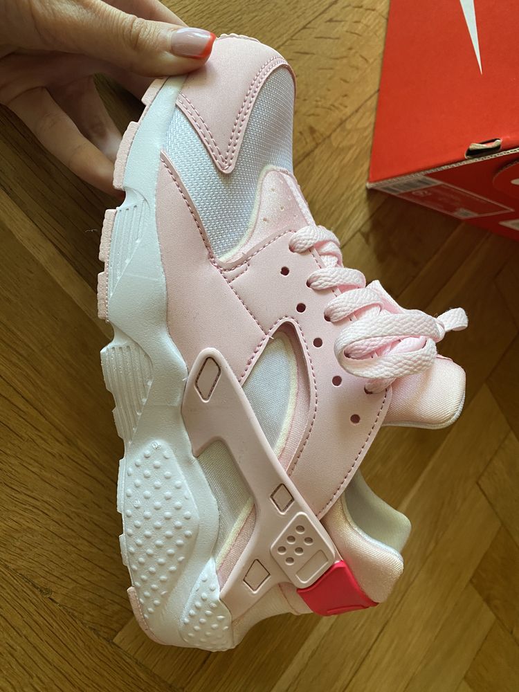 Оригинални маратонки Nike pink