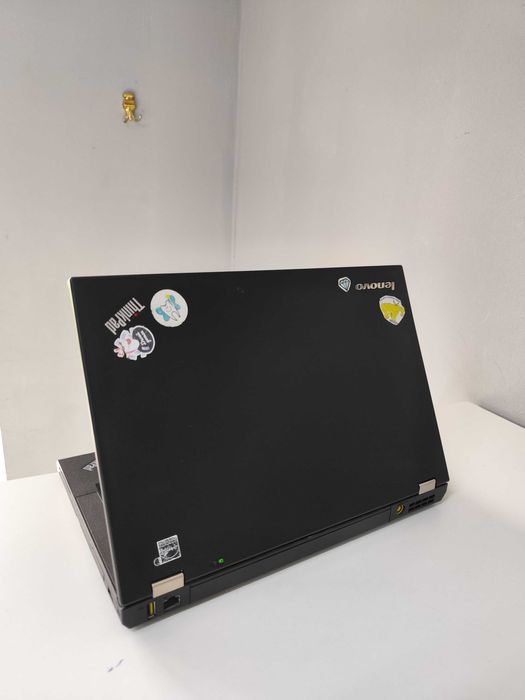 Lenovo Core i5 ОЗУ 8GB + SSD все работает отлично