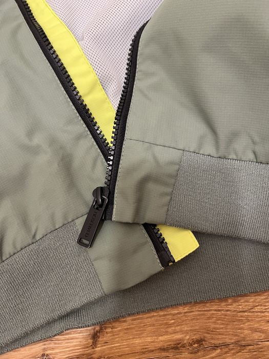 Детско якенце Reserved