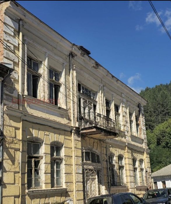 Сграда , подходяща за хотел/ от Собственик