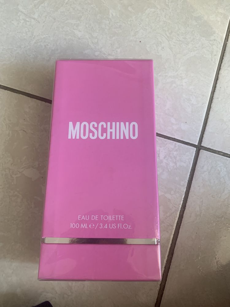 Parfum moschino roz