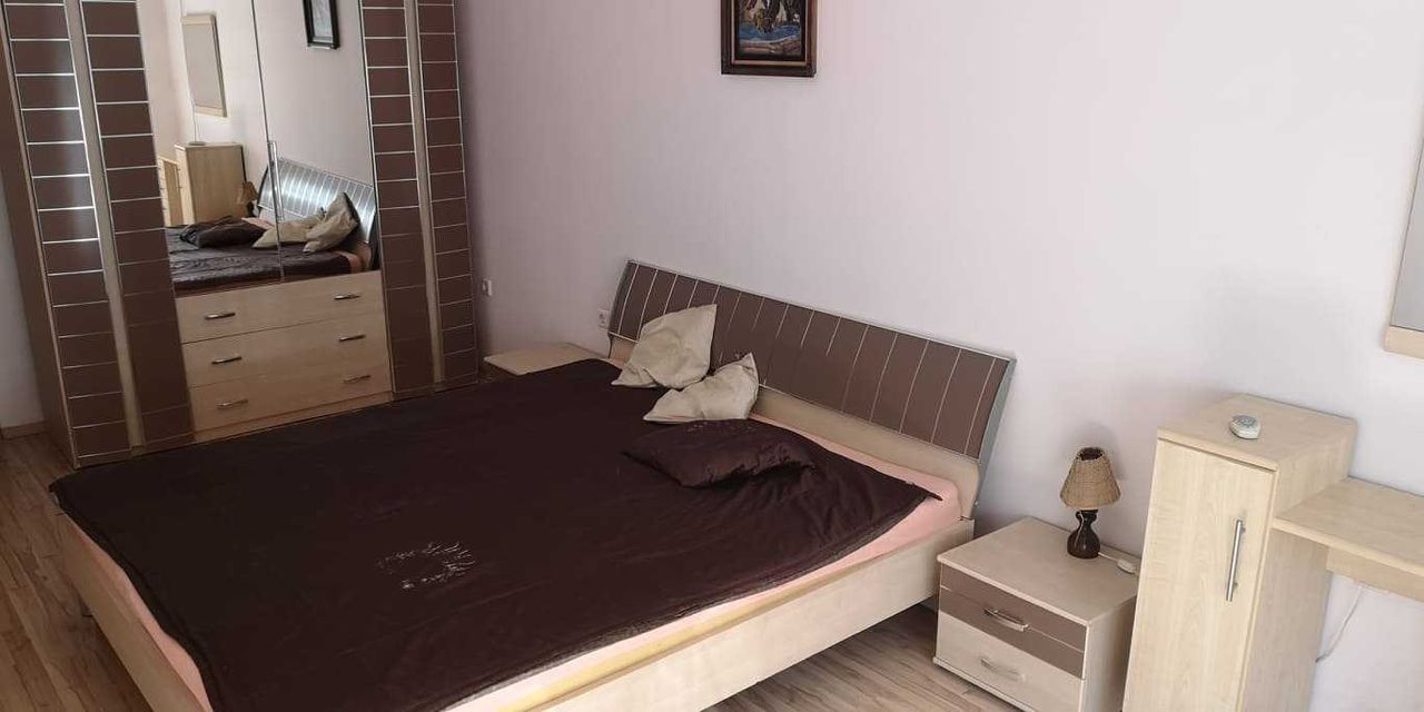 Дава се под наем Двустаен апартамент в Бургас, Лазур - 85 кв.м за 200 € - Снимка #6