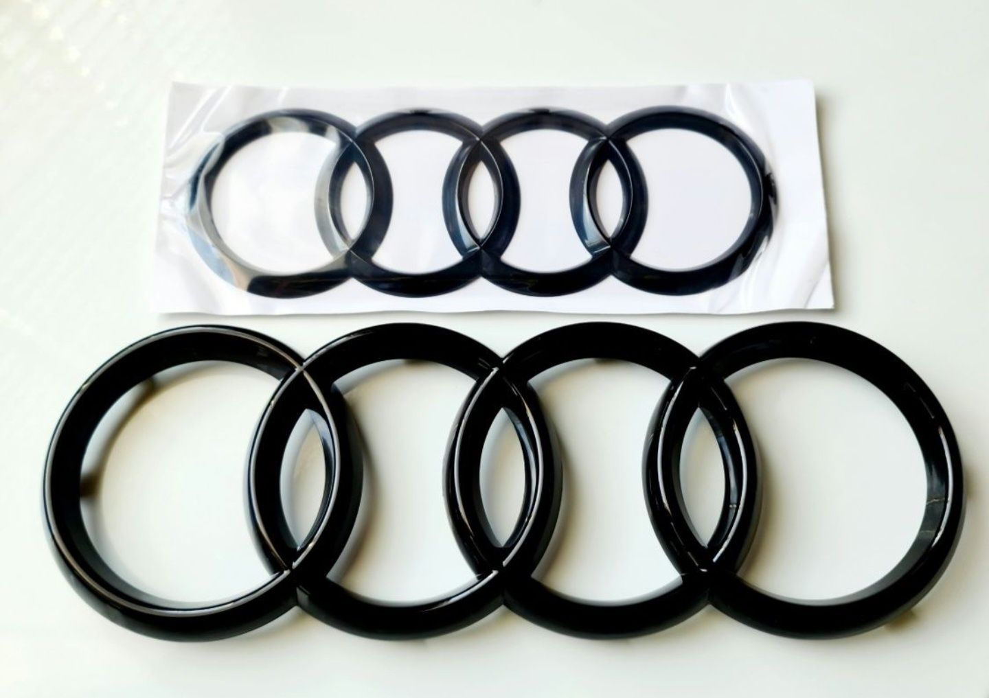 Emblema-Neagra-Sigla-Logo-Inele-Cercuri-Audi-Negre-Lucios-Black-Noua