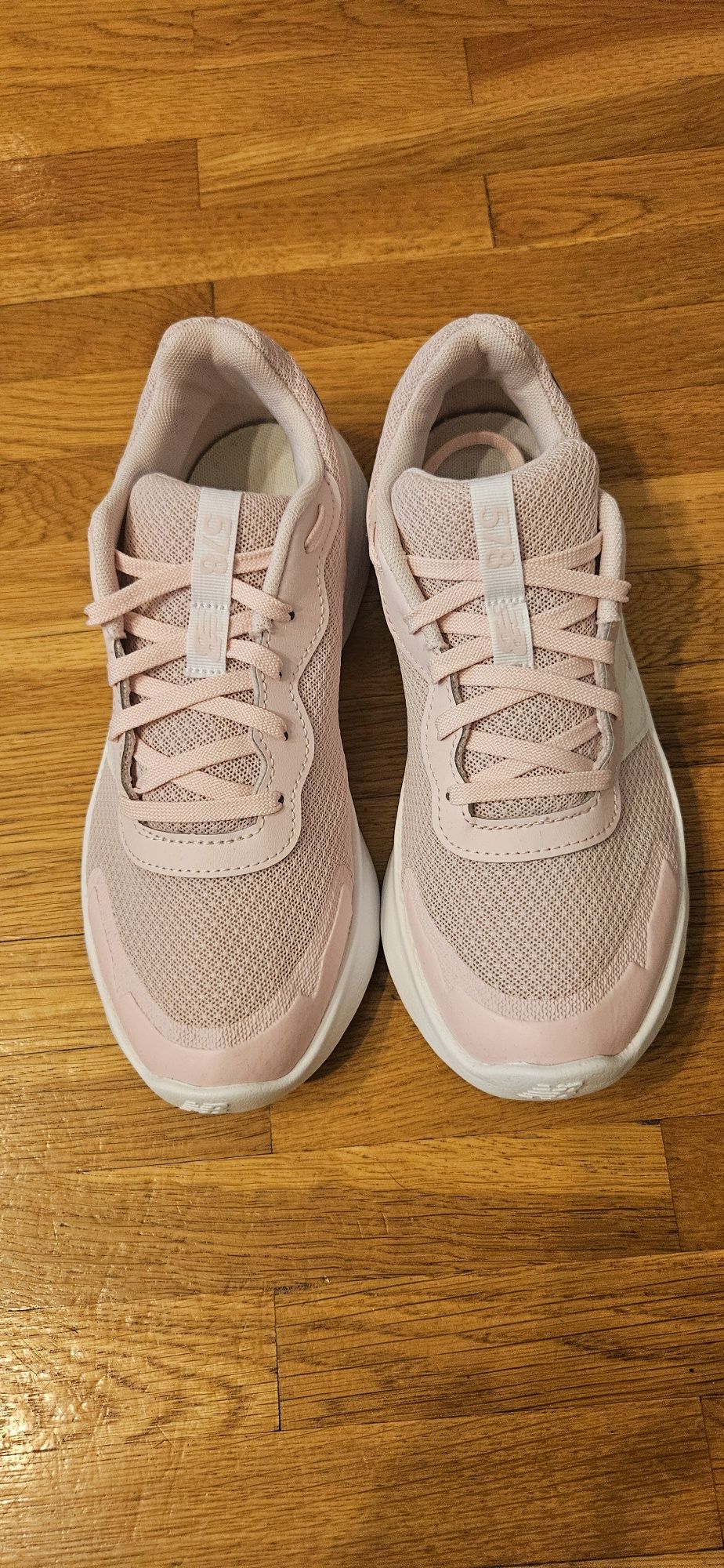 New balance, Номер 37.5