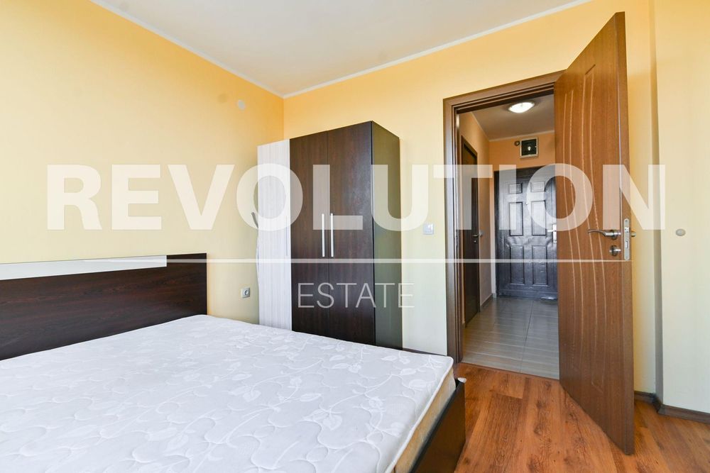 Тристаен апартамент в ж.к. Дружба 1 .