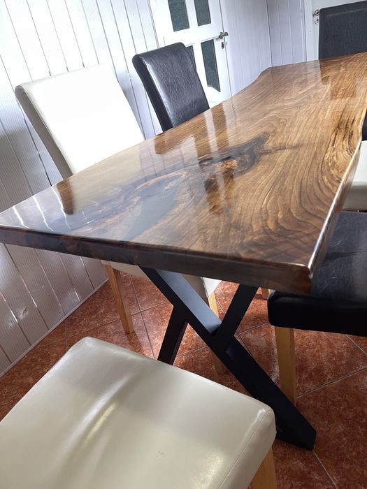 Mese lemn masiv de nuc