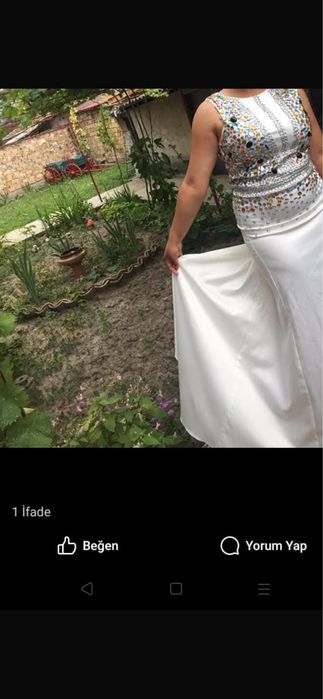 Бяла сватбена рокля