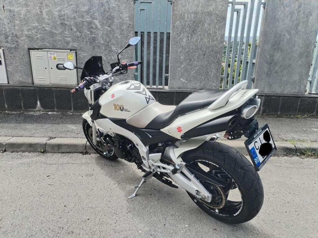 Vând Suzuki GSR 600