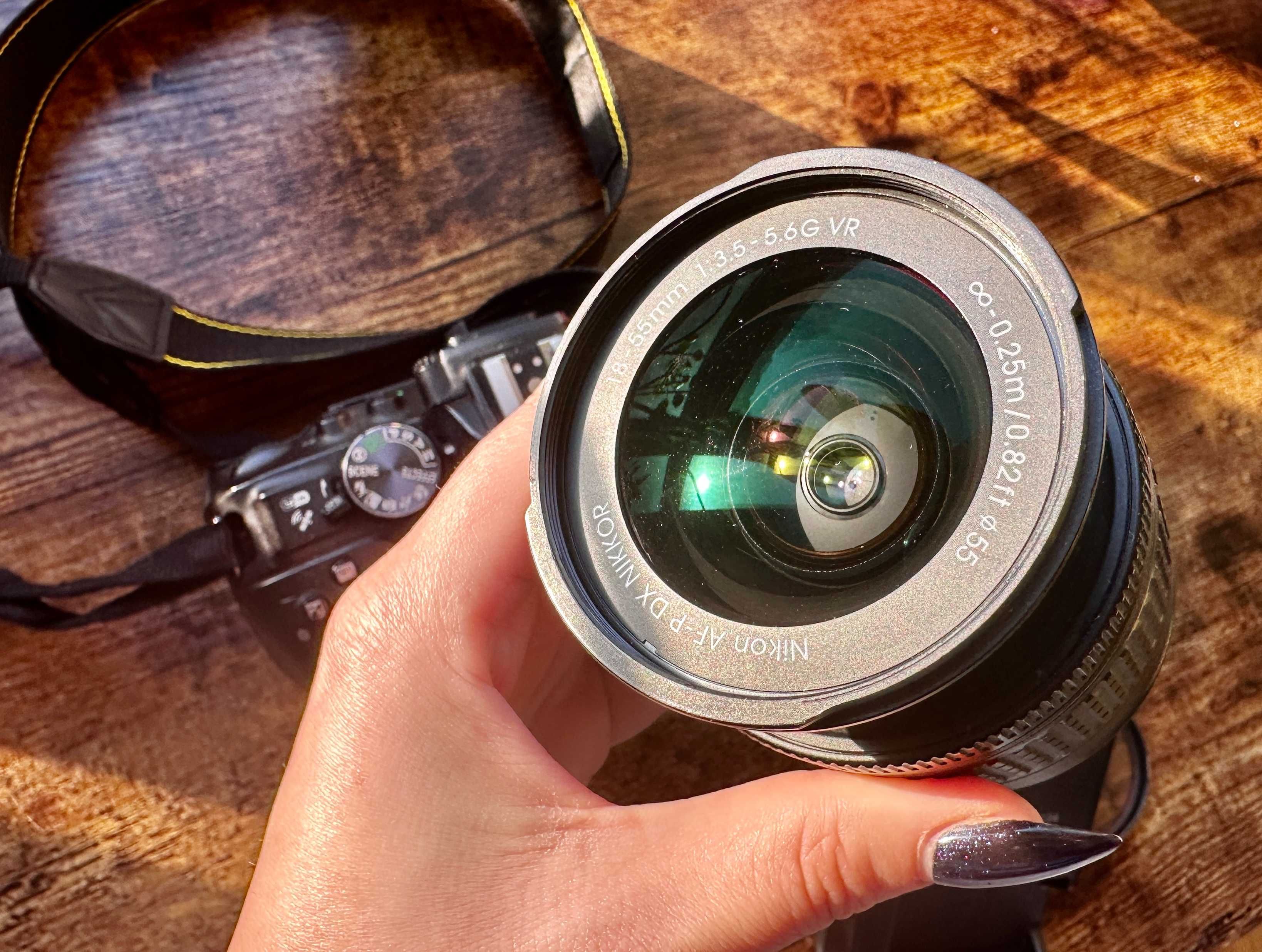 Nikon D5300 + Nikkor 18-55 + UV филтър и зарядно