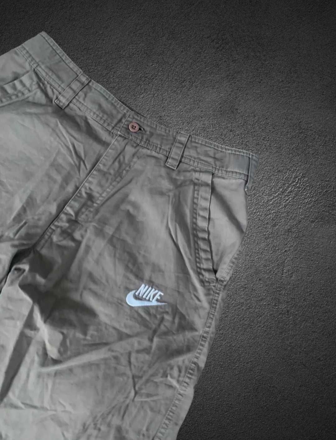 Pantaloni scurti cargo Nike