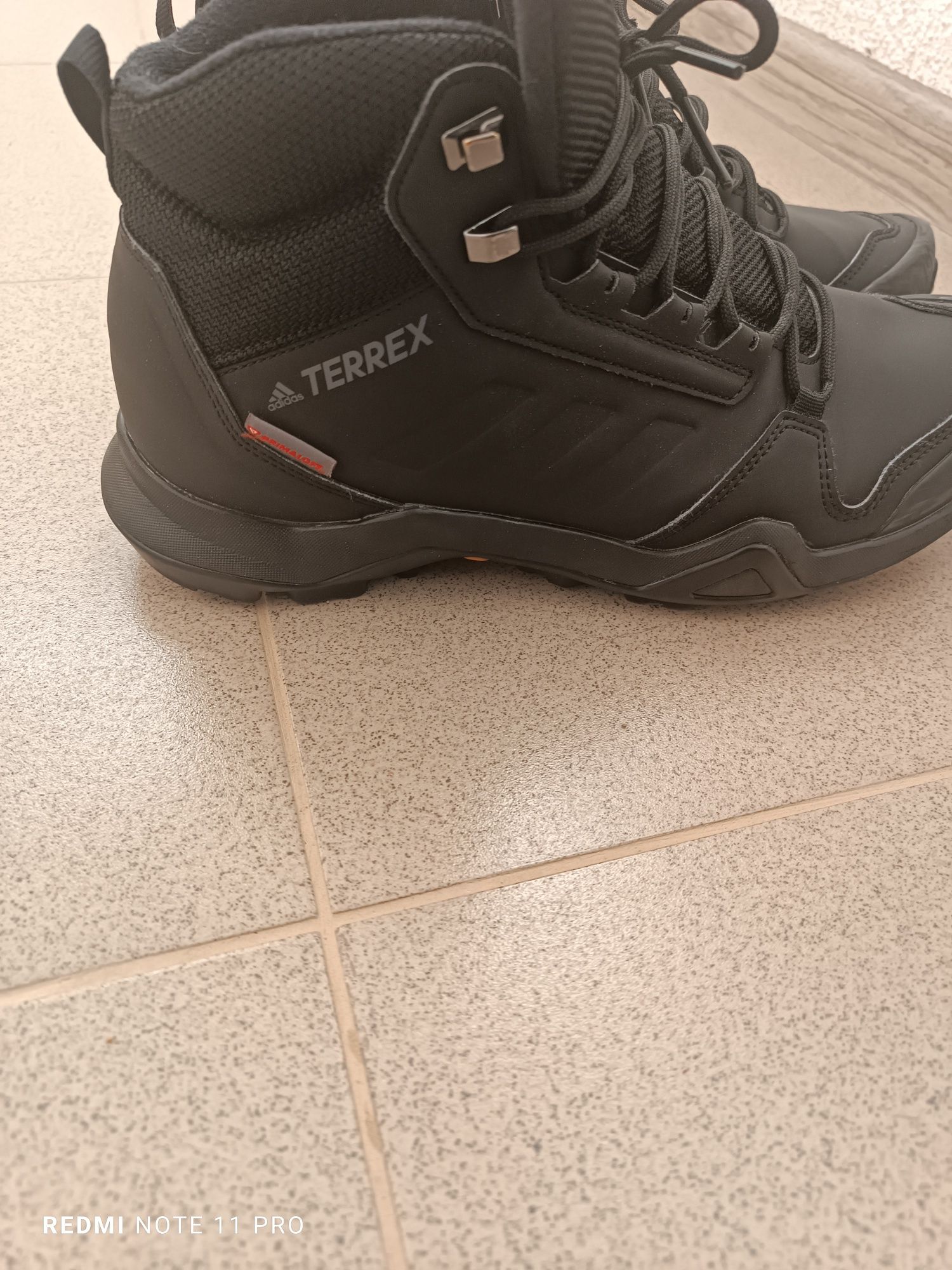 Adidas terrex 42