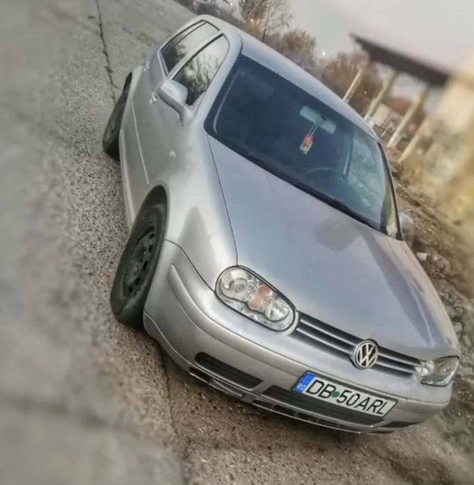 Vând VW Golf 4 .