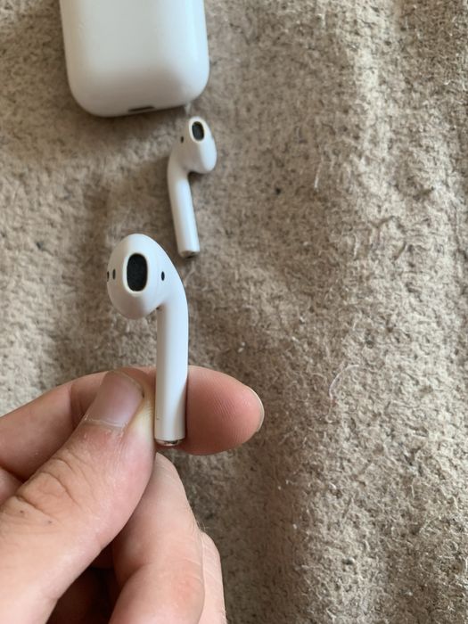 Airpods 2 - Безжични слушалки на Apple