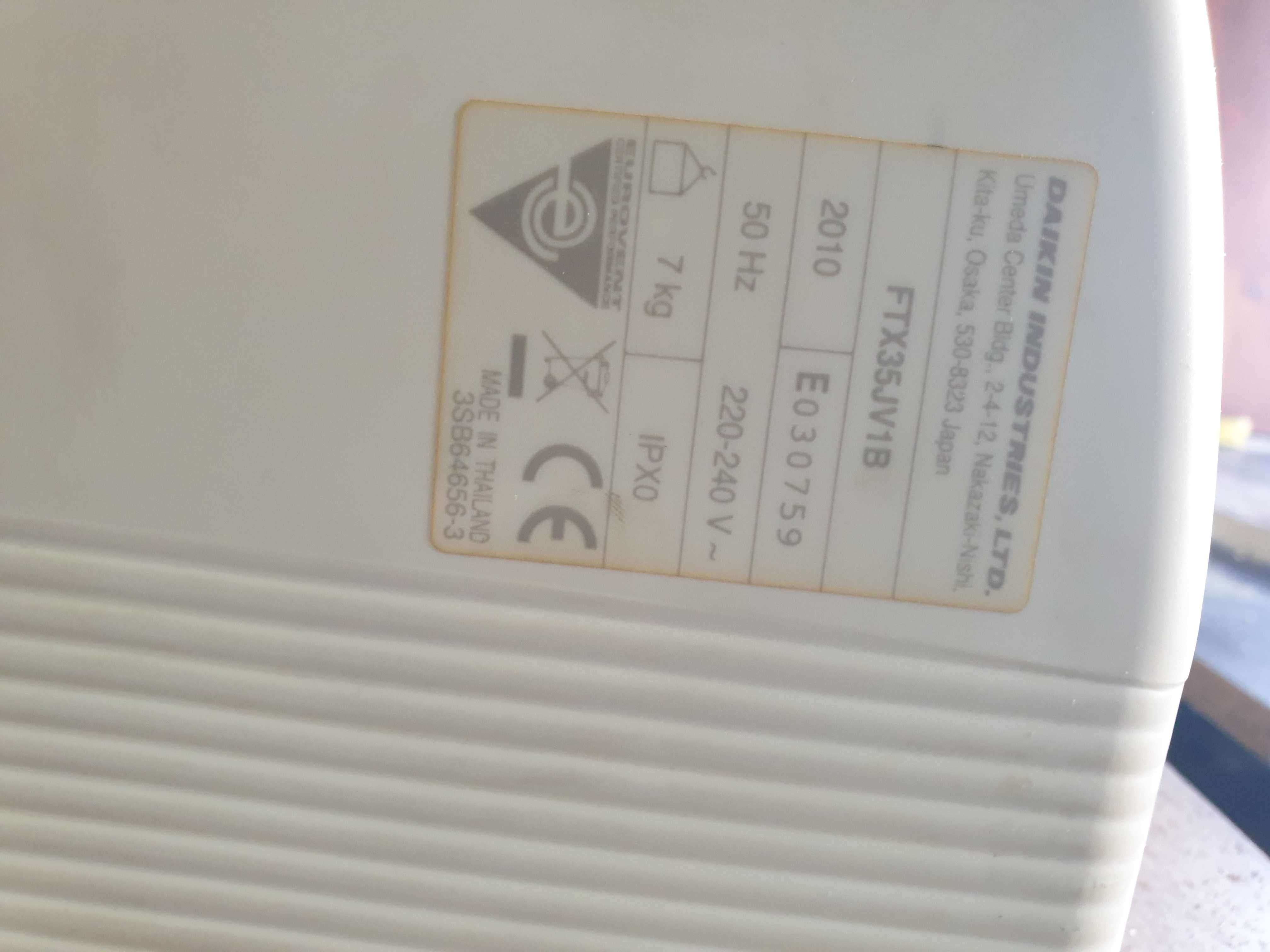 Продава се климатик Daikin FTX 35JV1B на части.Изгорял компресор.