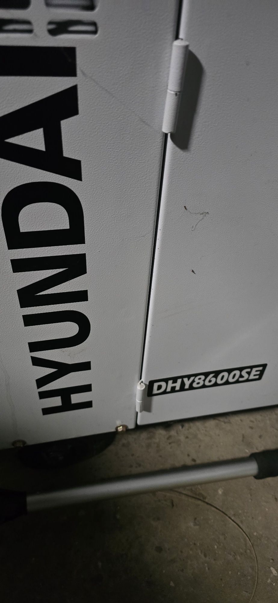 Генератор HYUNDAI DHY 8600SE