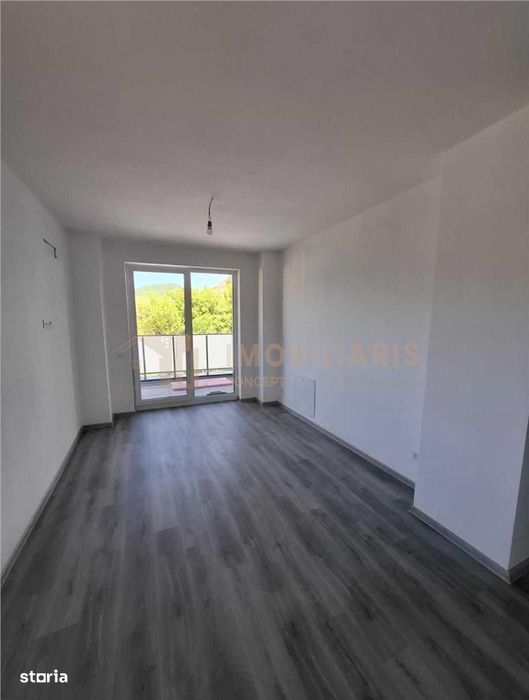 Apartament 3 camere finisat, zona Stefan cel Mare