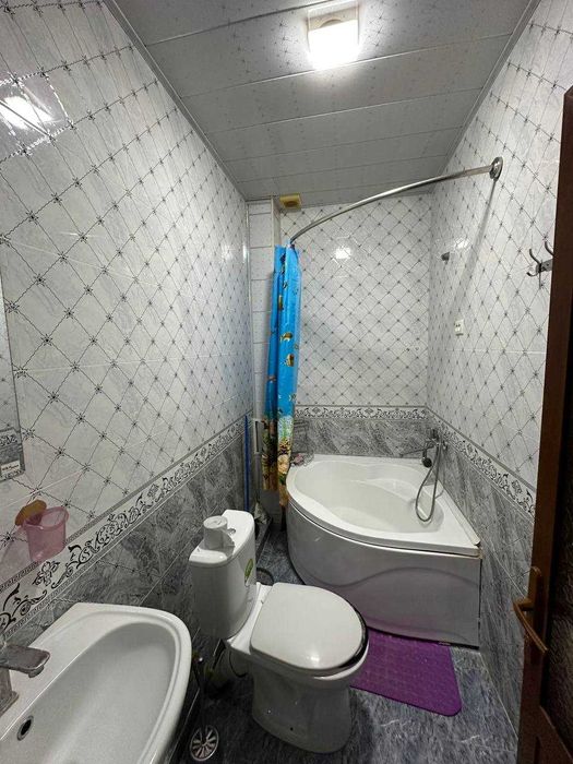 738 продаётся квартира 2хкомнатная 50кв, ориентир: ул. Титова