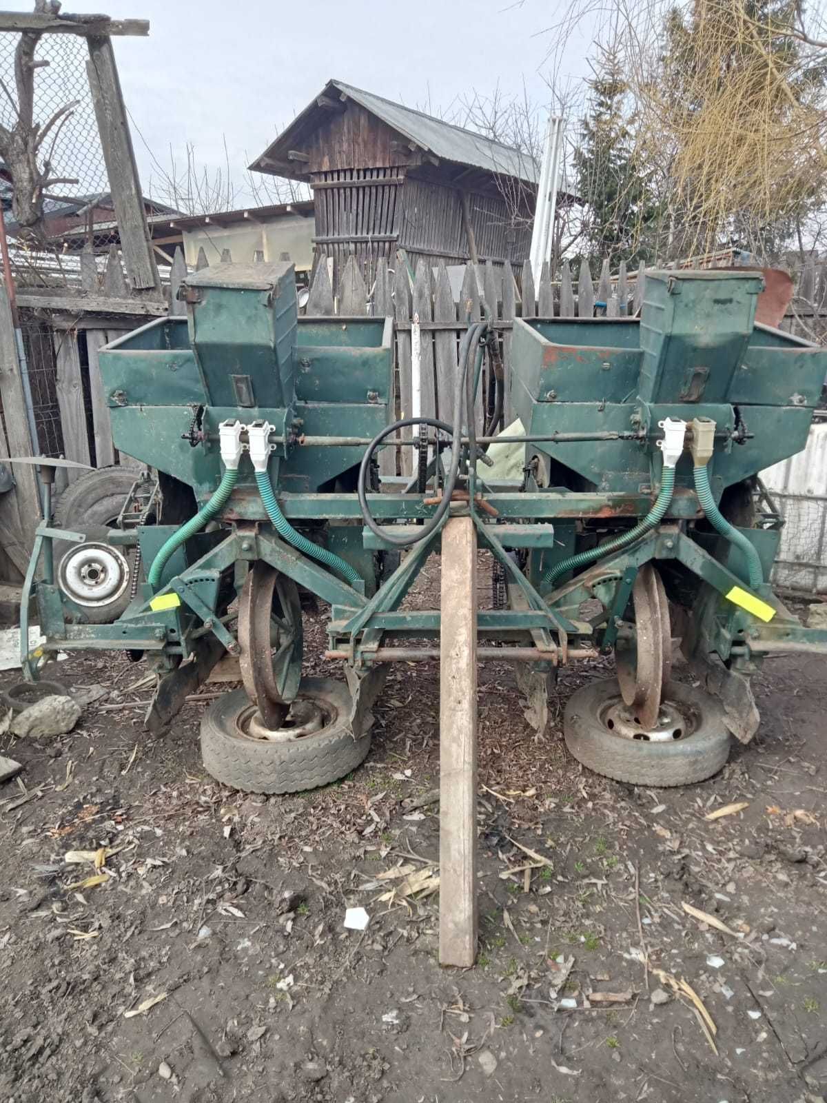 Mașină de plantat cartofi