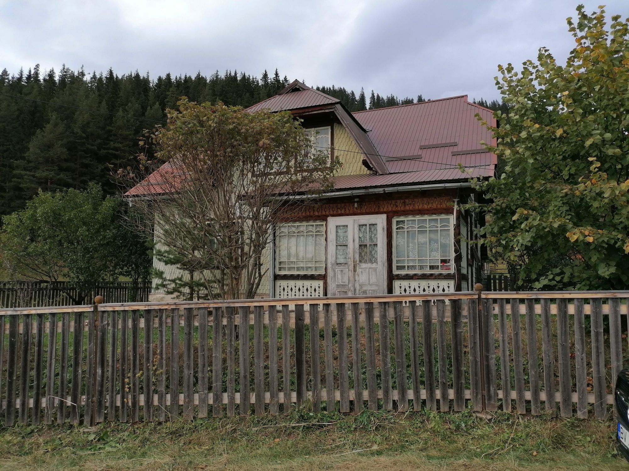 Teren 5594mp intravilan cu casa și anexe de vânzare în Bucovina Breaza