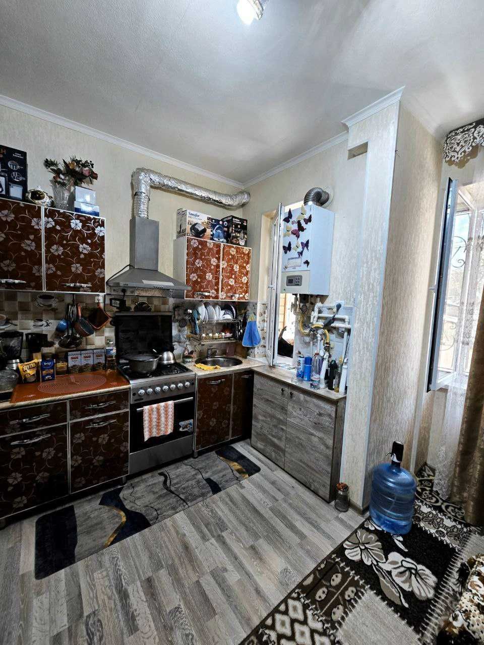 метро Максим горький  3х комнатная студия 1 этаж новостройка 2019