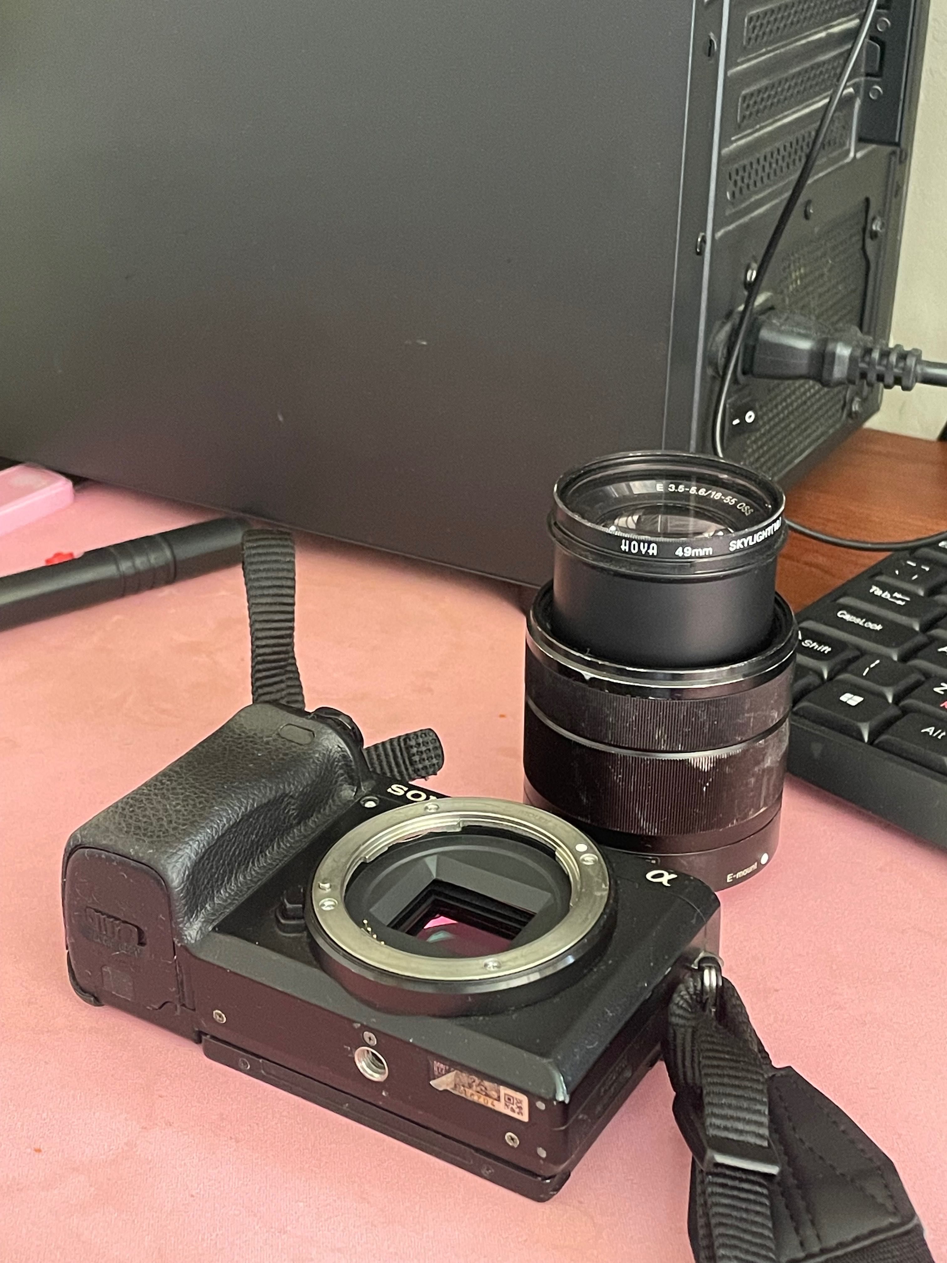 Sony a6300+Obektiv 18 55 ,две батери и зарядно+Карта памет