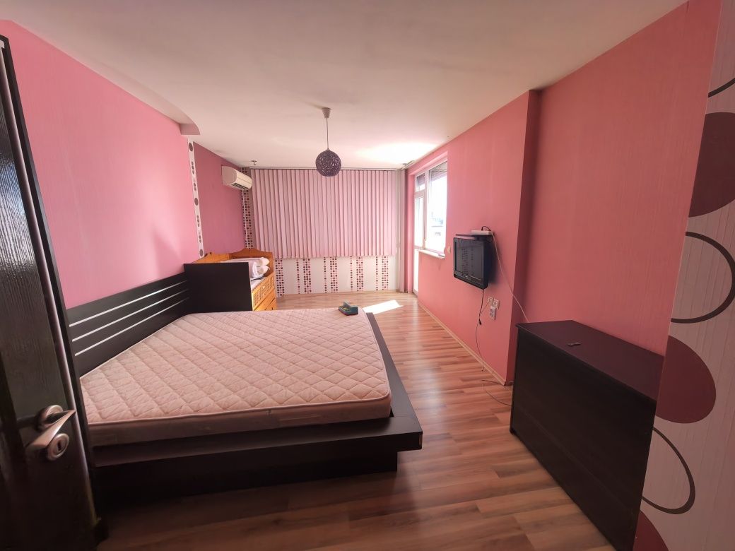 Дава се под наем Тристаен апартамент в Казанлък - 100 кв.м за 280.5 € - Снимка #9
