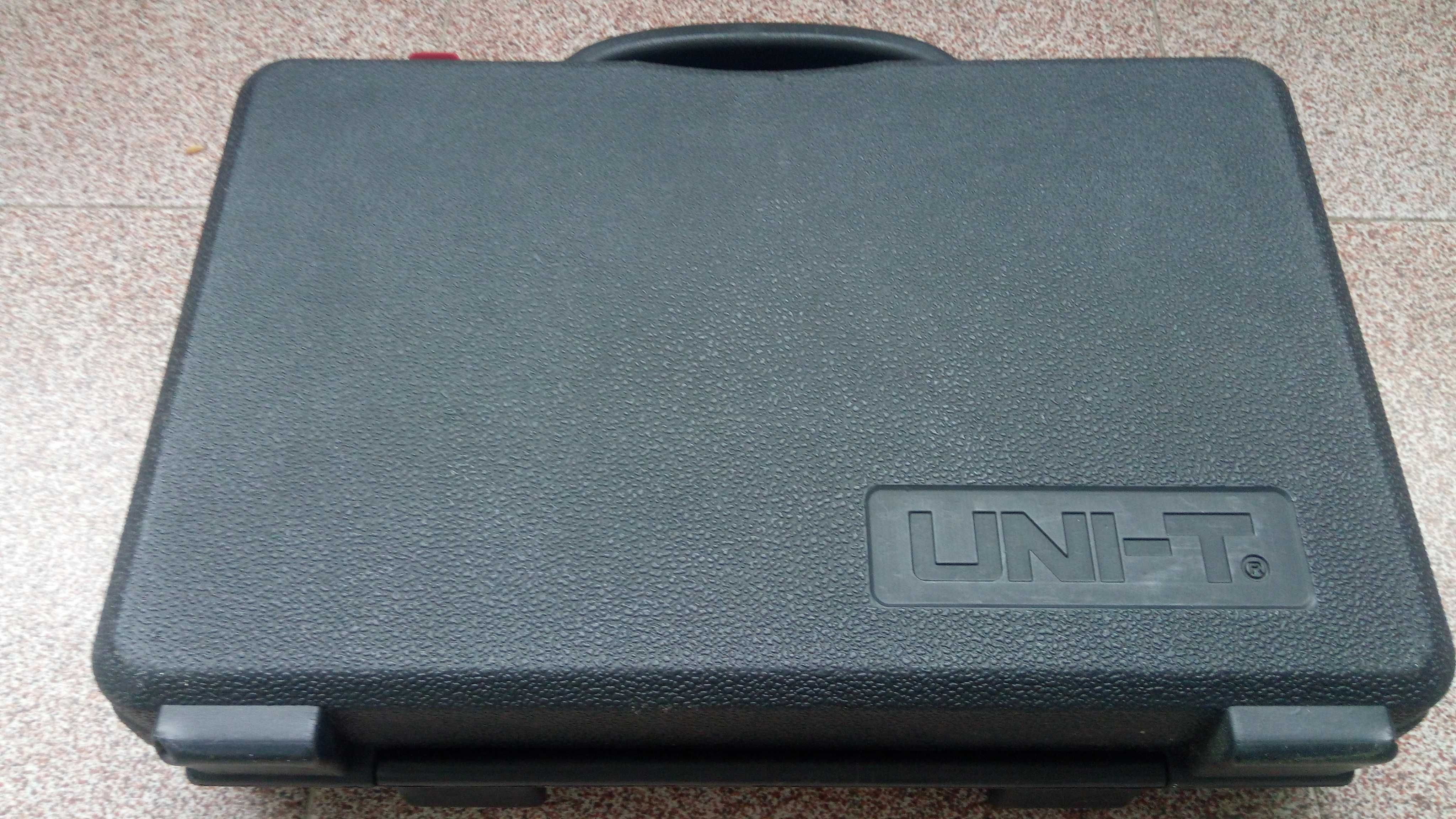 Амперклещи UNI-T модел UT 232