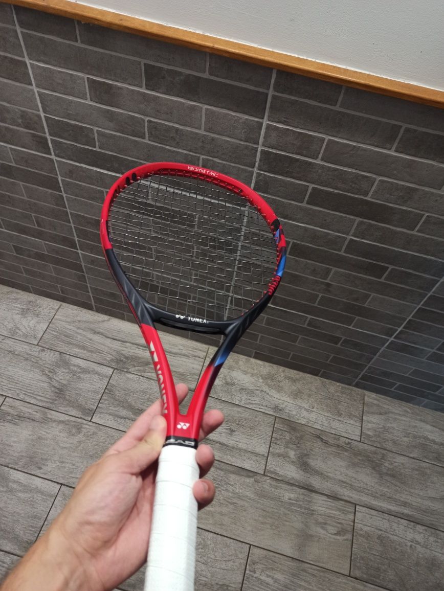 Yonex Vcore 98 2023