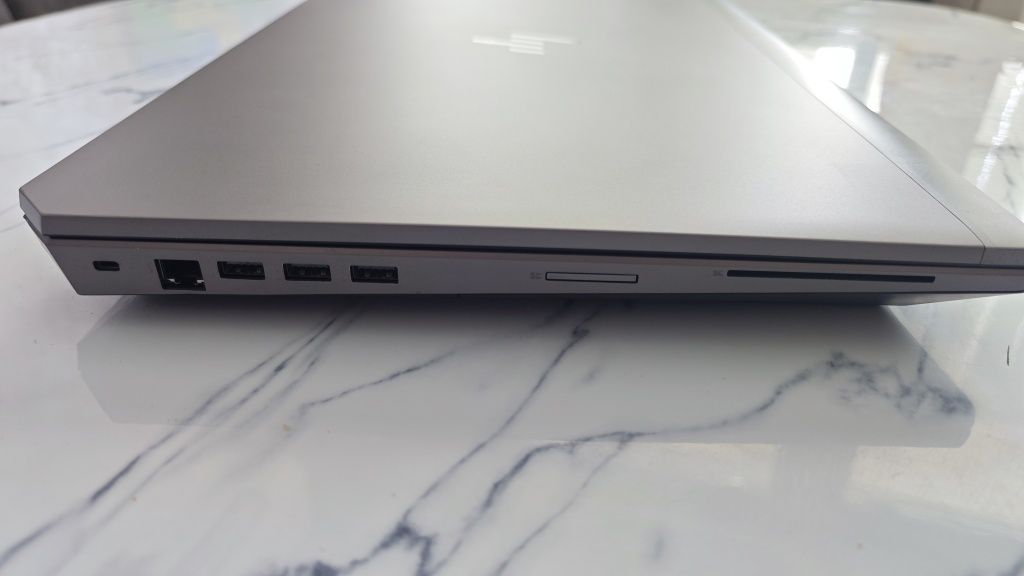 HP Zbook G6 17,3 / i9-9880h / TRX 3000 / 32RAM