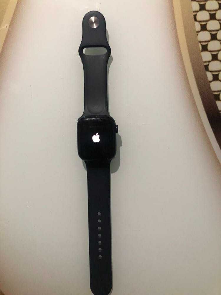 Apple Watch Series 8 : 41mm aluminium ceramic