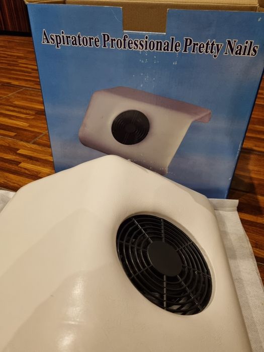 Aspirator praf unghii Pretty Nails nou.