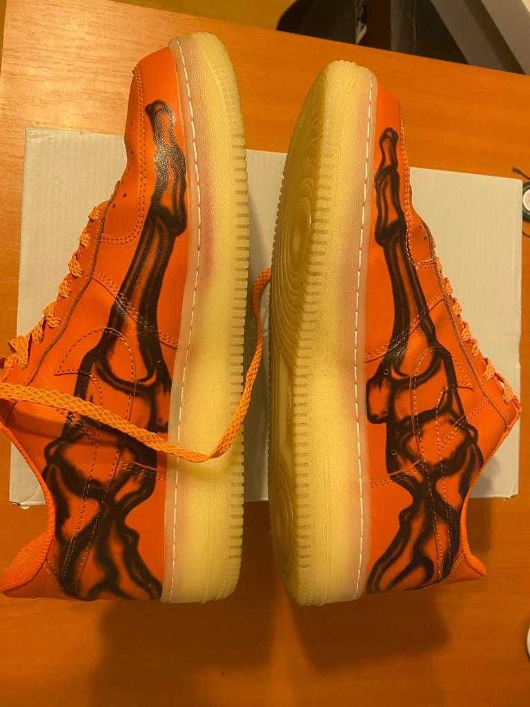 Nike Air Force 1 Low
Orange Skeleton Halloween (2020)