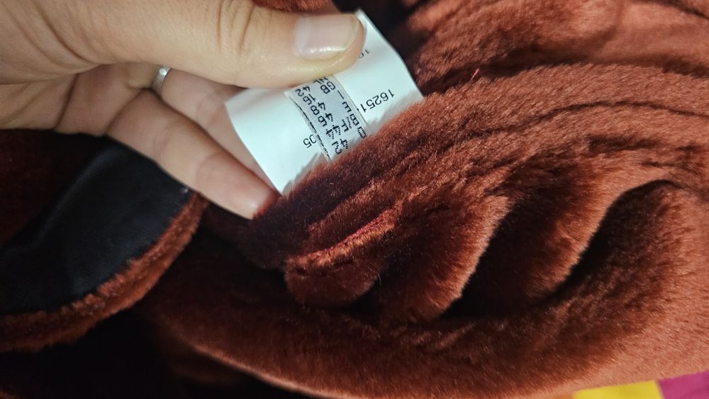 Geaca rosie de blană imblanită Xl 42