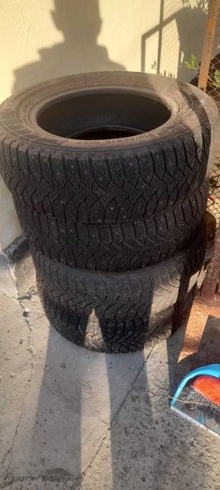 Покрышка зимний 215/65/R16