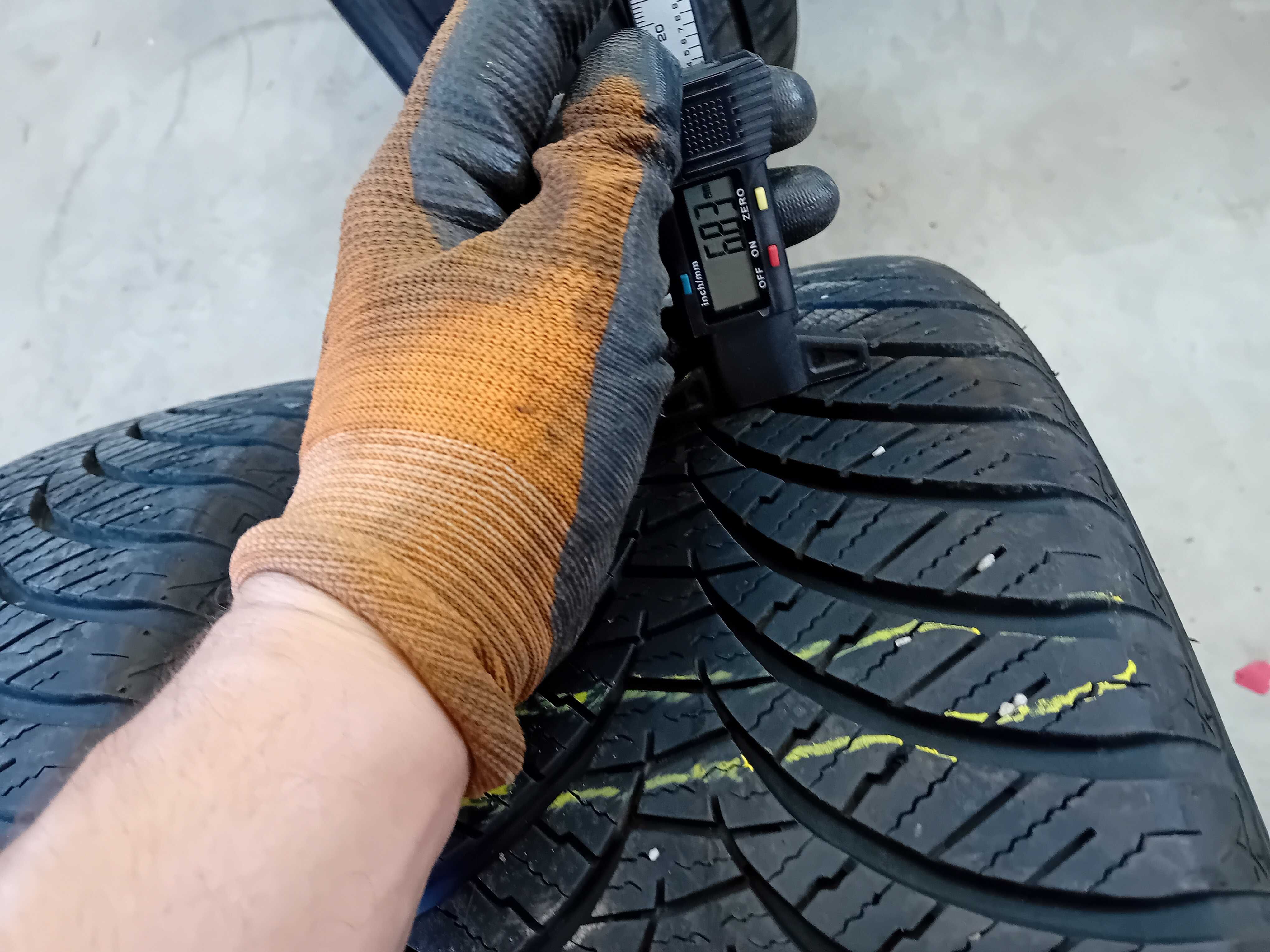2бр всесезонни гуми Falken 215 55 17 dot0521