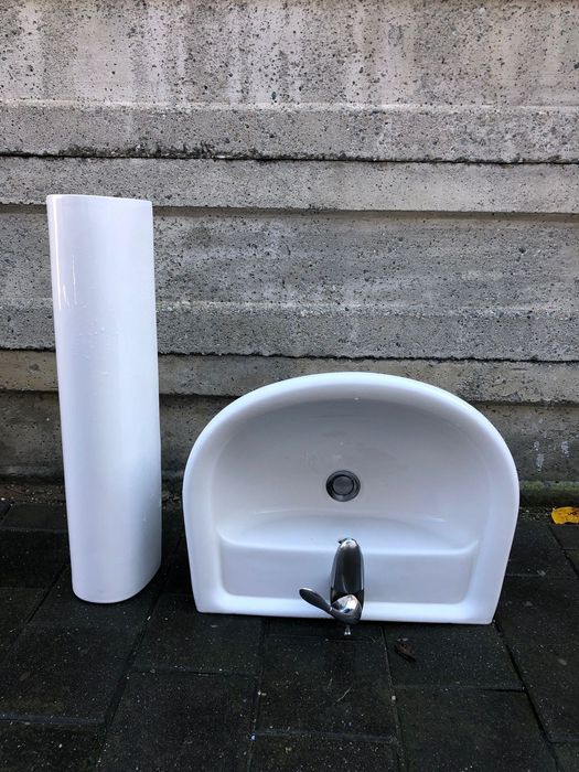 Vand obiecte sanitare (vas wc si lavoar )