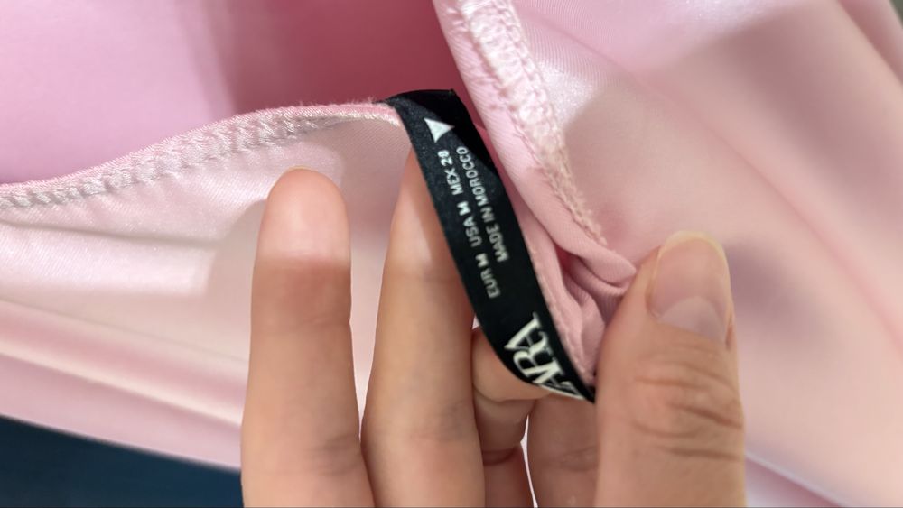 сатенена рокля в стил бельо Zara m